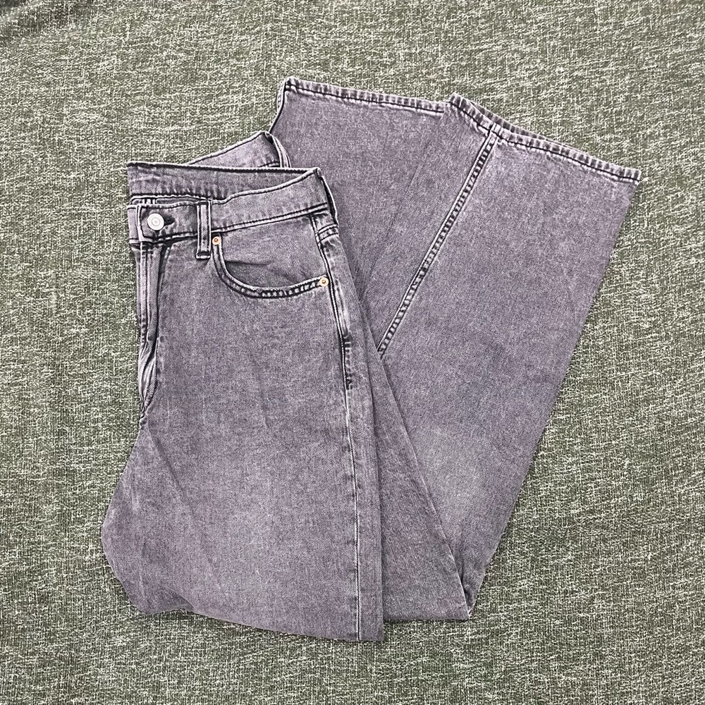GAP Women's Straight Leg Jeans in Gray